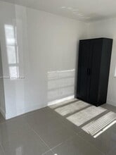 5411 Ravenswood Rd in Fort Lauderdale, FL - Foto de edificio - Building Photo