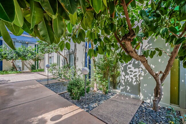 4411 N 40th St in Phoenix, AZ - Building Photo - Building Photo