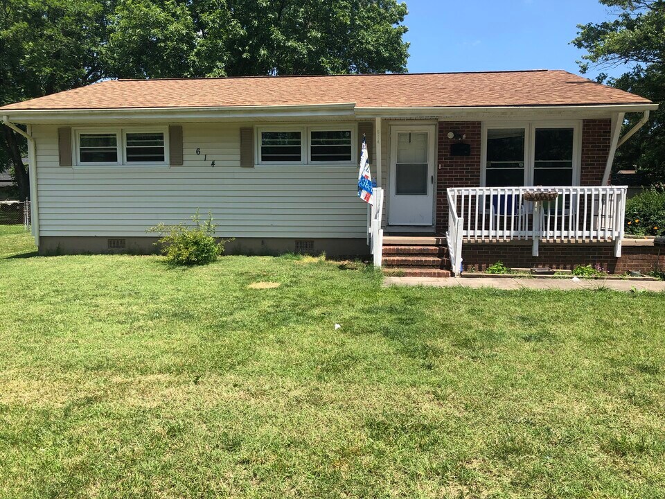 614 Roberts St in Eden, NC - Building Photo