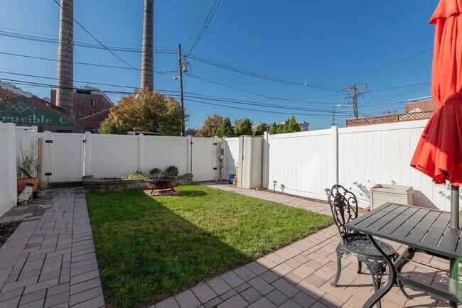 351 1st St in Jersey City, NJ - Building Photo - Building Photo