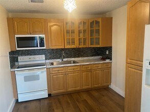 8310 NW 47th St in Lauderhill, FL - Building Photo - Building Photo