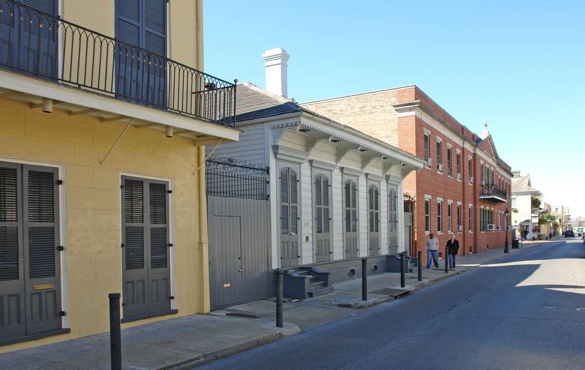 820 Dumaine St in New Orleans, LA - Foto de edificio
