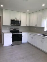 5265 SW 78th St in Miami, FL - Building Photo - Building Photo