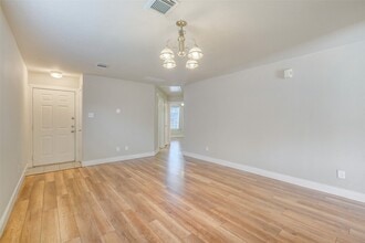 605 Pinto Springs Ln in Houston, TX - Building Photo - Building Photo