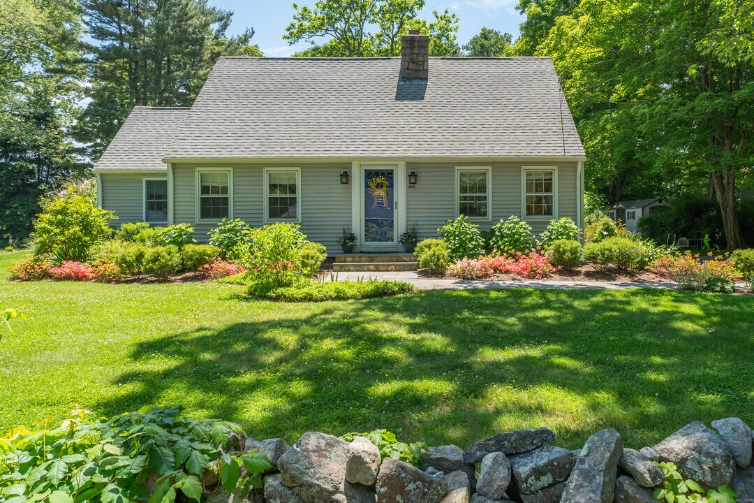 140 Dunk Rock Rd in Guilford, CT - Building Photo