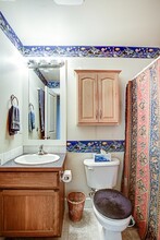 560 Wilderness Peak Dr NW, Unit 1 in Issaquah, WA - Foto de edificio - Building Photo