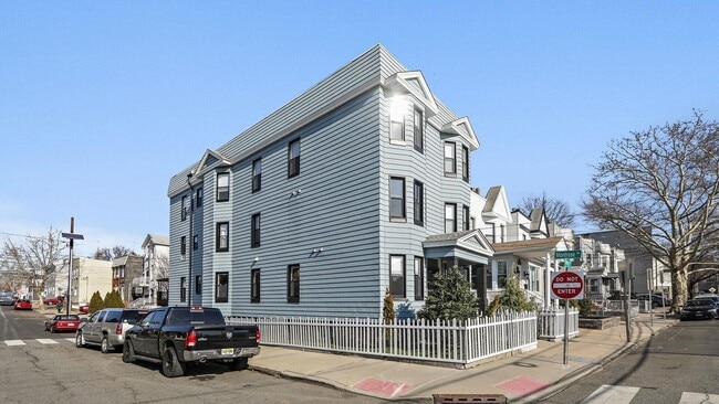 38 TROY St in Jersey City, NJ - Building Photo - Building Photo