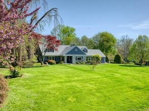 94 Fennbrook Dr in Hamden, CT - Building Photo - Building Photo