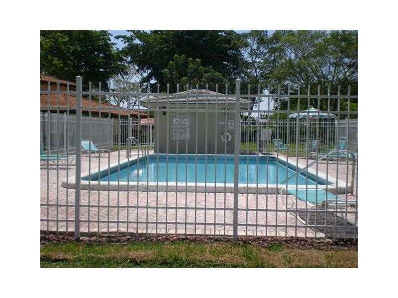 8840 NW 30th St, Unit 9-2 in Coral Springs, FL - Building Photo