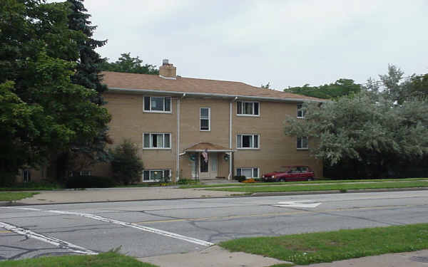 20700 Detroit Rd in Rocky River, OH - Building Photo