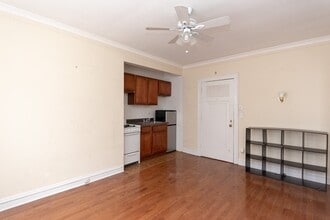 4542 N Damen Ave, Unit A03C in Chicago, IL - Foto de edificio - Building Photo