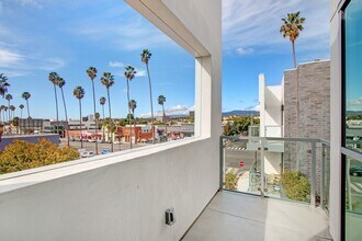 The Stanford West in Santa Monica, CA - Building Photo - Building Photo