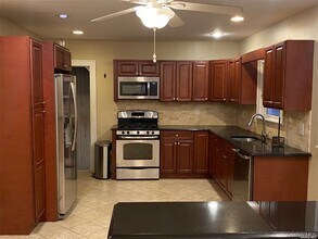 5 Crab Ave in Lynbrook, NY - Building Photo - Building Photo