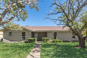 4214 Osage Dr in Rowlett, TX - Building Photo