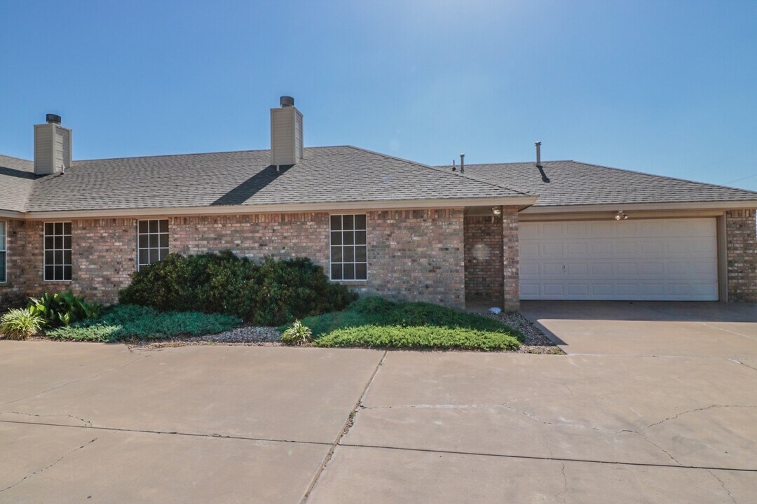 6708 4th St in Lubbock, TX - Building Photo