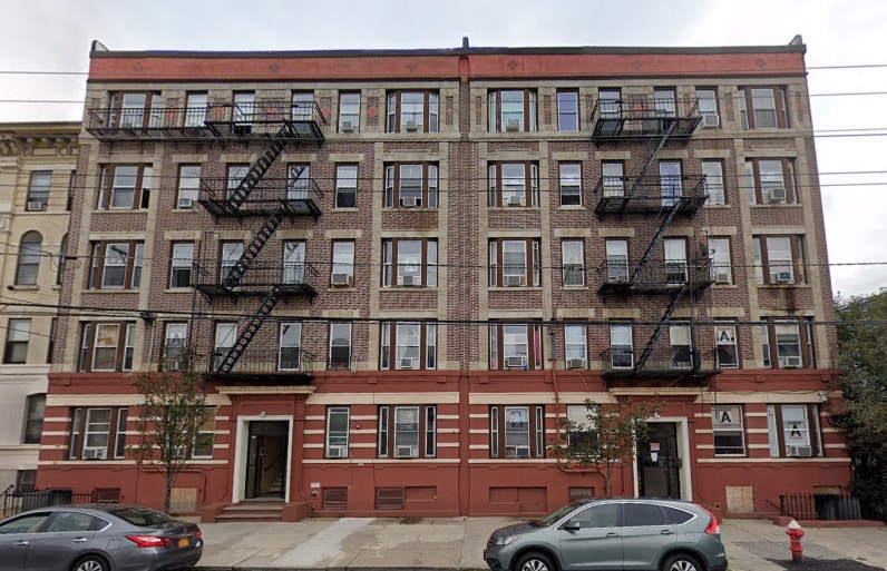 1300-1304 Palisade Ave in Union City, NJ - Foto de edificio