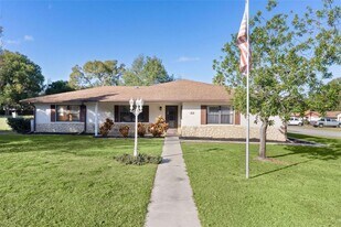 602 fourth avenue in Lady Lake, FL - Building Photo