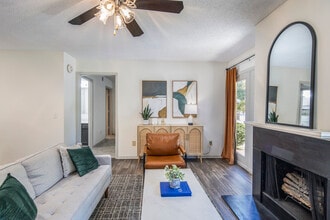 Wellspring Apartments in Columbia, SC - Foto de edificio - Building Photo