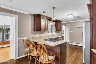 15 Brookwood Dr in Latham, NY - Building Photo - Building Photo