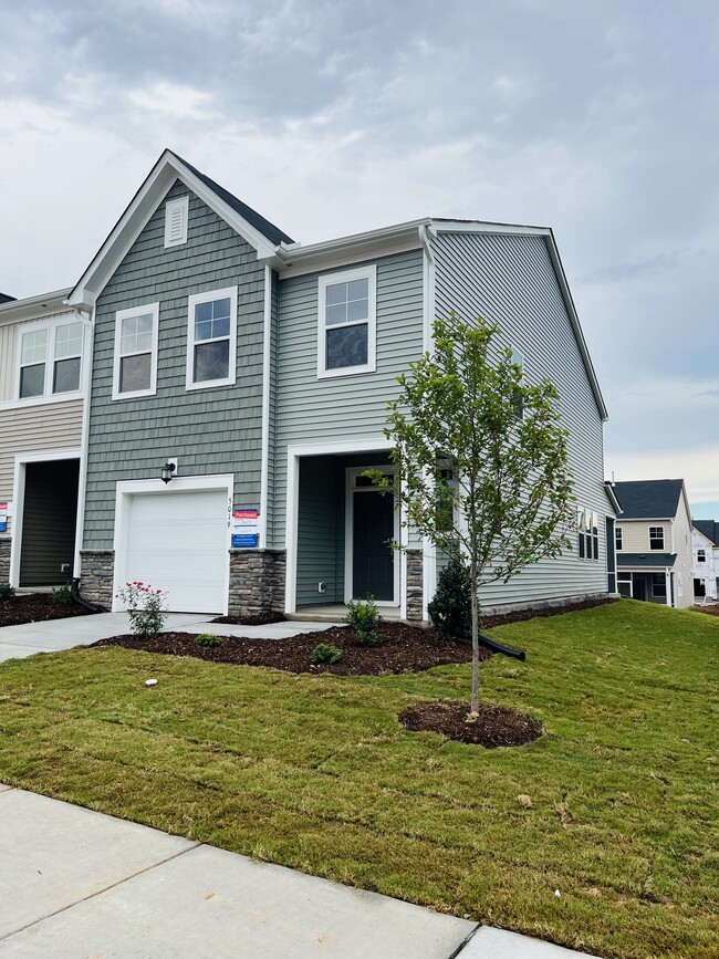 property at 5029 Shipper Ln