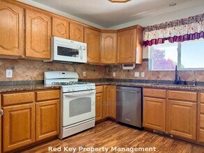 1602 Breeze Dr in Tooele, UT - Building Photo - Building Photo