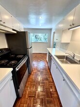 18 Walnut Ave, Unit 18 in Larkspur, CA - Building Photo - Building Photo