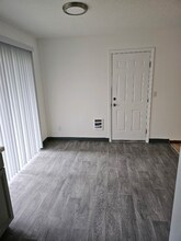 3332 SE 157th Ave in Portland, OR - Foto de edificio - Building Photo