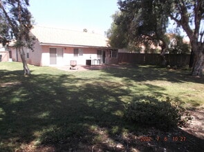 3032 Chablis Ave in Riverside, CA - Foto de edificio - Building Photo