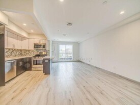 30-68-68 38th St in Queens, NY - Building Photo