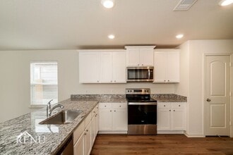 324 Sunnymeade Ln in Jarrell, TX - Building Photo - Building Photo