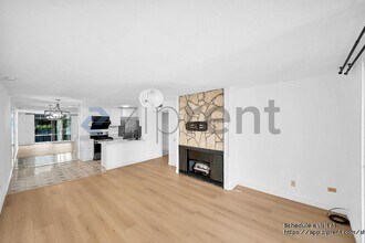 421 La Fayette Park Pl in Los Angeles, CA - Building Photo - Building Photo