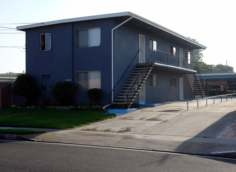 12624 Truro Ave in Hawthorne, CA - Building Photo