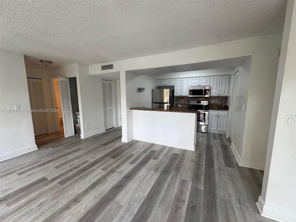1269 SW 46th Ave in Pompano Beach, FL - Building Photo