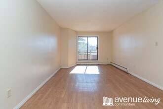 Oakdale Apartments in Prince Albert, SK - Building Photo - Building Photo