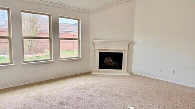 2104 Long Forest Rd in Heartland, TX - Building Photo - Building Photo