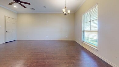 709 Luther W St in College Station, TX - Foto de edificio - Building Photo