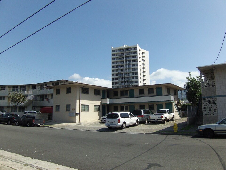 2612 Kaaha St in Honolulu, HI - Building Photo