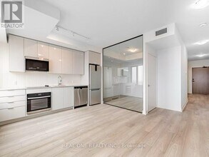 2920 Hwy 7 in Vaughan, ON - Building Photo - Building Photo