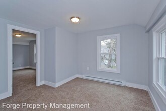 10 King St in Westfield, MA - Building Photo - Building Photo