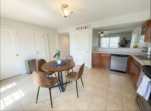 1698 W Sunstone Dr in Bloomington, IN - Foto de edificio - Building Photo