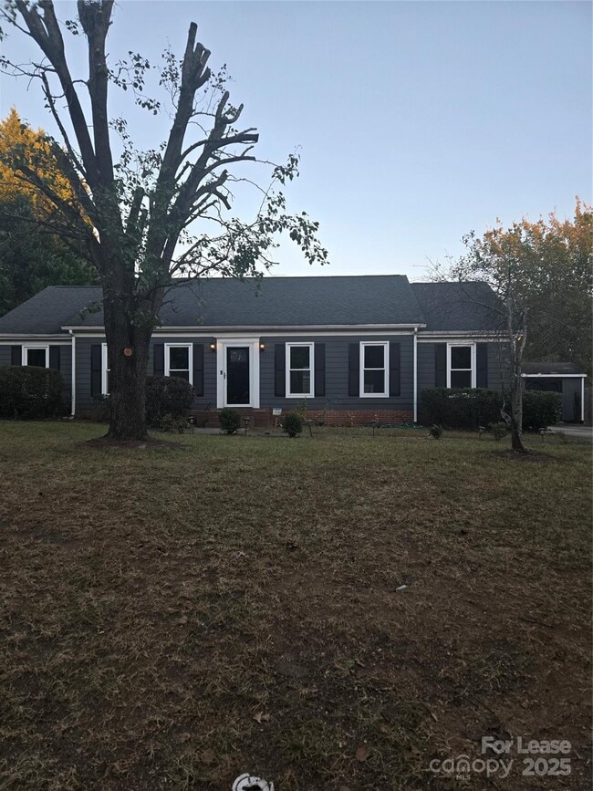property at 10423 Queensmead Cir