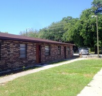 915 N Iowa Ave in Lakeland, FL - Foto de edificio - Building Photo