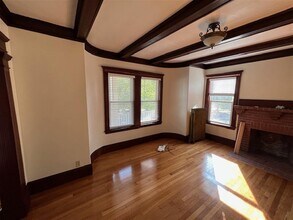 76 Powder House Blvd, Unit 1 in Somerville, MA - Building Photo - Building Photo