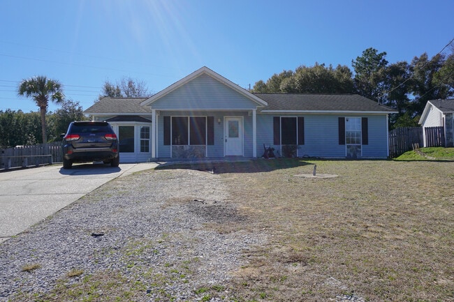 6 Flora Cove in Crestview, FL - Building Photo - Building Photo