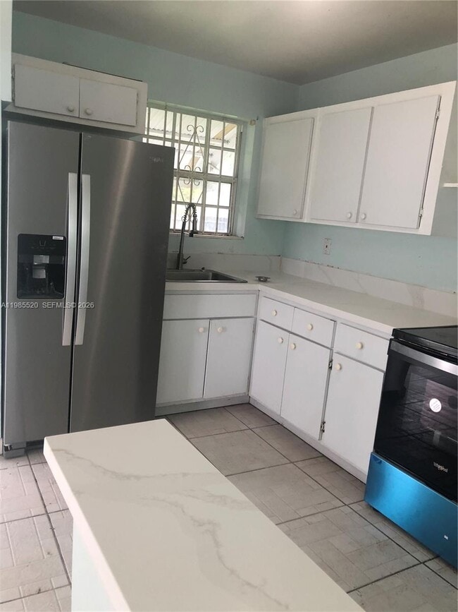 801 NW 199th St in Miami, FL - Building Photo - Building Photo