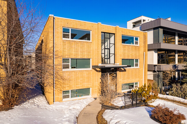 Carmen Apartments in Calgary, AB - Building Photo - Building Photo