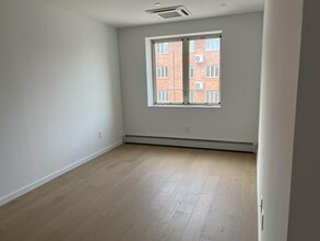 39-54 58th St-Unit -2FL in Queens, NY - Building Photo - Building Photo