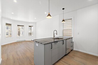 20 Delaware Ave in Jersey City, NJ - Building Photo - Building Photo