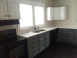 1919 Plainfield Ave NE in Grand Rapids, MI - Building Photo - Building Photo