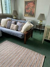 445 Seaside Ave, Unit 1420 in Honolulu, HI - Foto de edificio - Building Photo